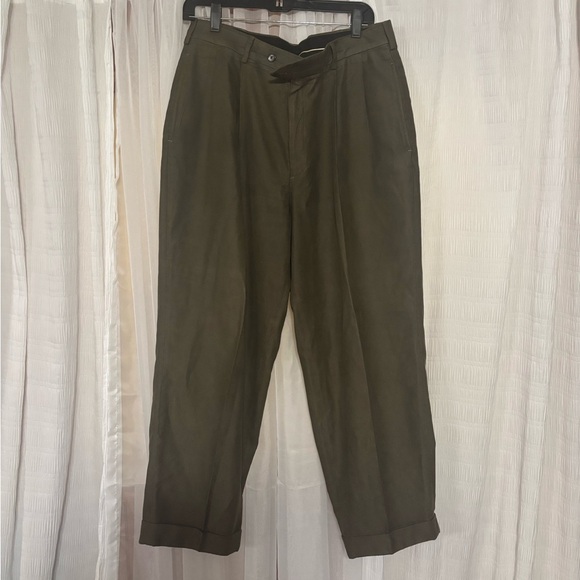 Roundtree & Yorke Green Chinos with Classic Fit - Picture 1 of 4